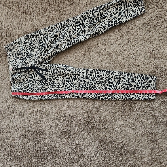 Animal print pants - Picture 5 of 9